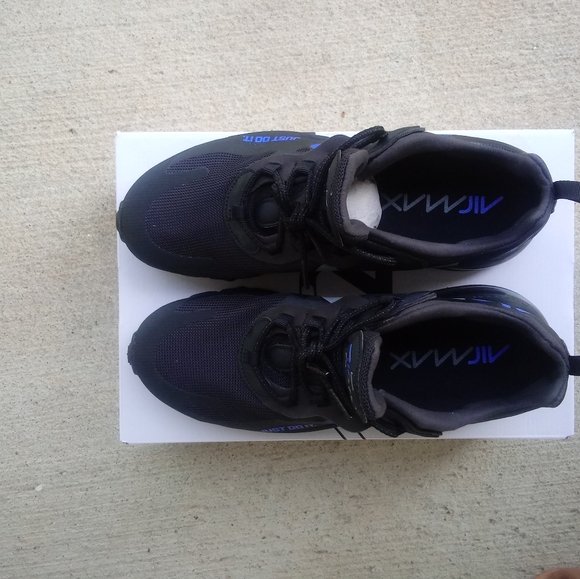 Nike Air Max 270 React - Picture 3 of 7